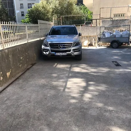 Апартаменти Mira *